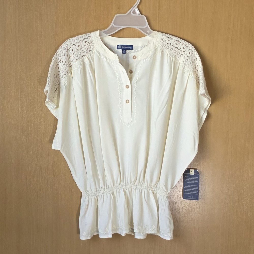 Democracy Cream Crochet Peasant Blouse – Size M - Picture 2 of 16